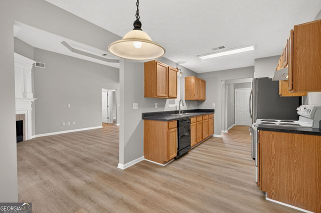 1637 Summit Creek Way, Loganville, GA 30052