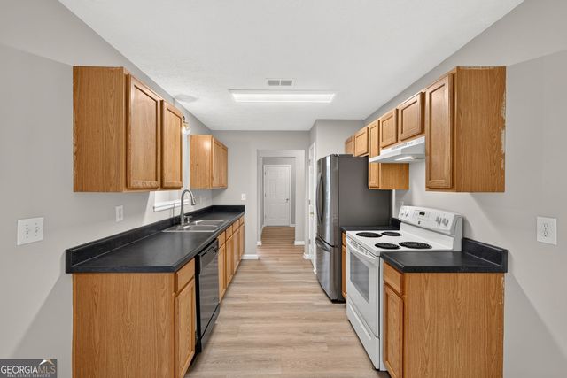 1637 Summit Creek Way, Loganville, GA 30052