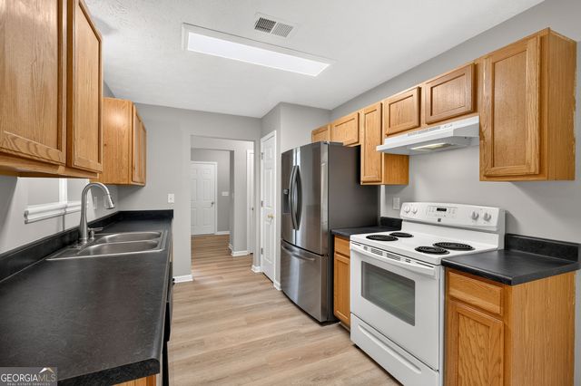 1637 Summit Creek Way, Loganville, GA 30052