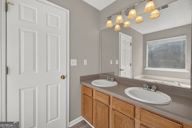 1637 Summit Creek Way, Loganville, GA 30052