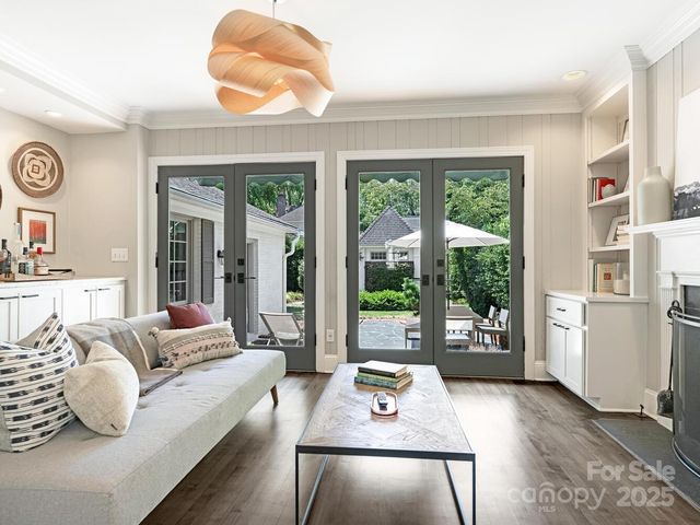 2226 Beverly Drive, Charlotte, NC 28207