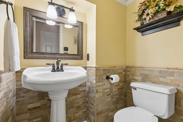 933 Golden Grove Drive, Lewisville, TX 75067