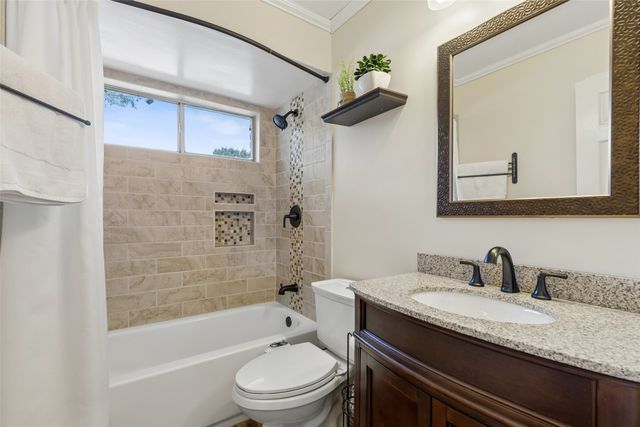 933 Golden Grove Drive, Lewisville, TX 75067