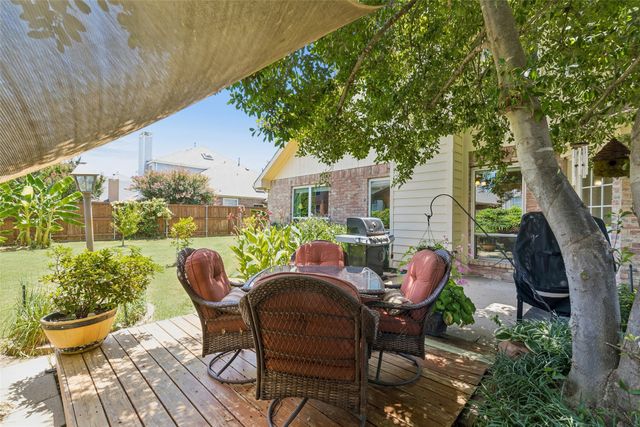 933 Golden Grove Drive, Lewisville, TX 75067