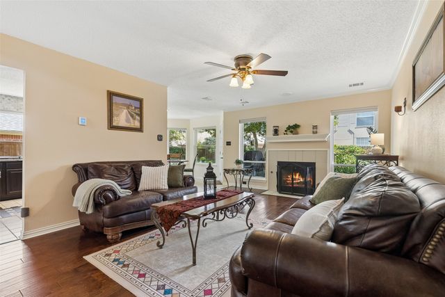 933 Golden Grove Drive, Lewisville, TX 75067