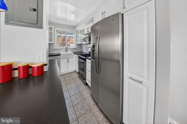 1103 BEVERLEY DR, Alexandria, VA 22302