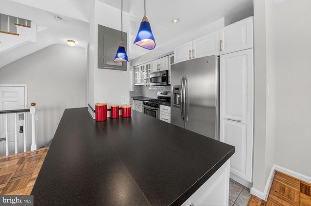 1103 BEVERLEY DR, Alexandria, VA 22302