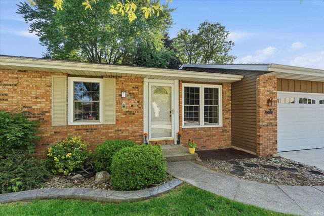 1612 Kerry Court, South Bend, IN 46614