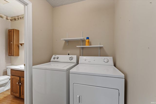 1612 Kerry Court, South Bend, IN 46614