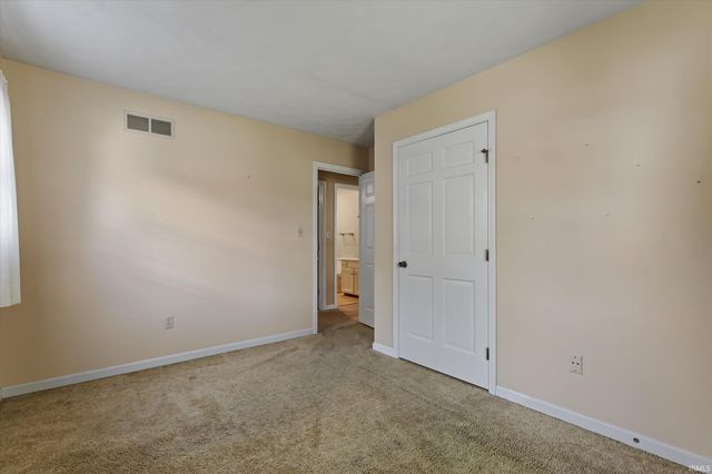 1612 Kerry Court, South Bend, IN 46614