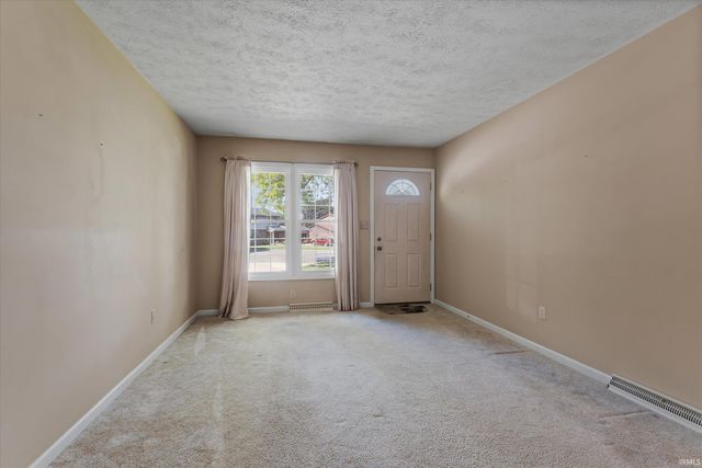 1612 Kerry Court, South Bend, IN 46614