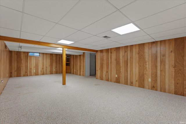 1612 Kerry Court, South Bend, IN 46614