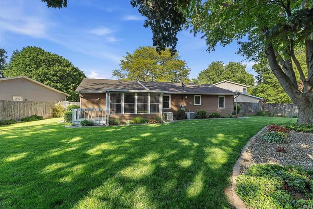 1612 Kerry Court, South Bend, IN 46614