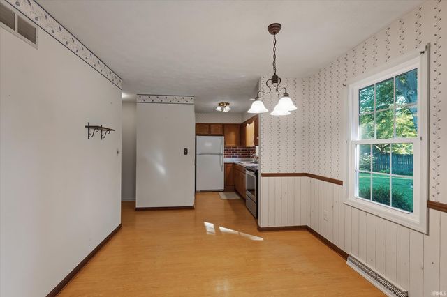 1612 Kerry Court, South Bend, IN 46614