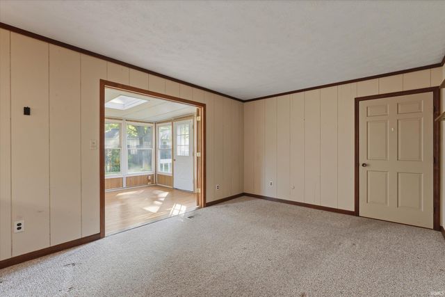 1612 Kerry Court, South Bend, IN 46614