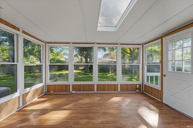 1612 Kerry Court, South Bend, IN 46614