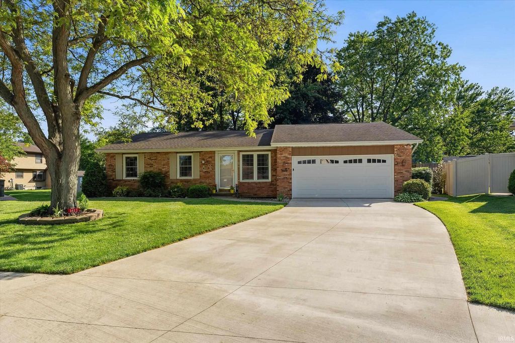 1612 Kerry Court, South Bend, IN 46614