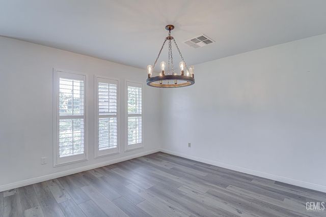 1000 Halterio Court, Bakersfield, CA 93309