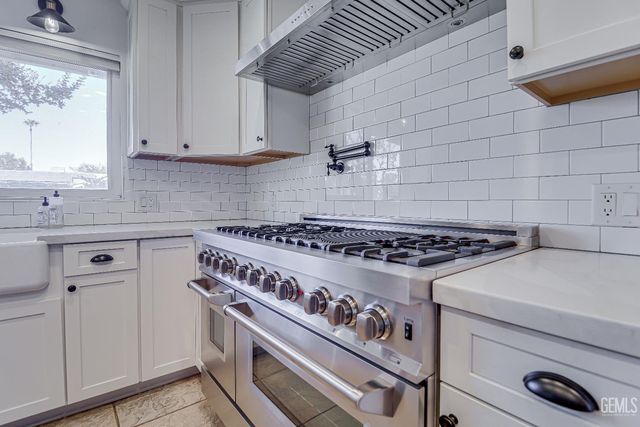 1000 Halterio Court, Bakersfield, CA 93309