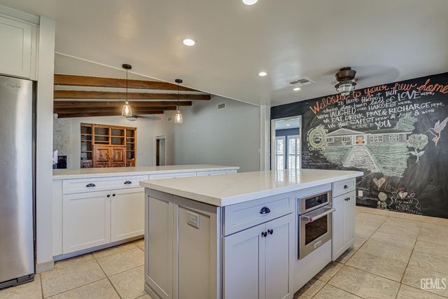 1000 Halterio Court, Bakersfield, CA 93309