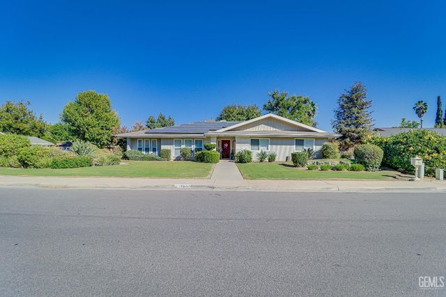 1000 Halterio Court, Bakersfield, CA 93309