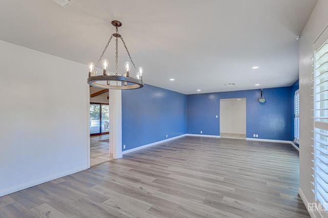 1000 Halterio Court, Bakersfield, CA 93309