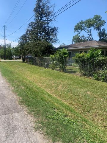 3823 Crandon Street, Houston, TX 77026