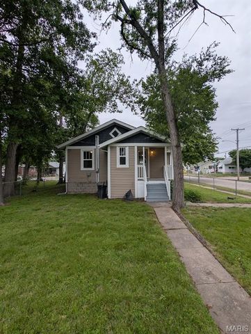 504 Leslie Avenue, Wood River, IL 62095