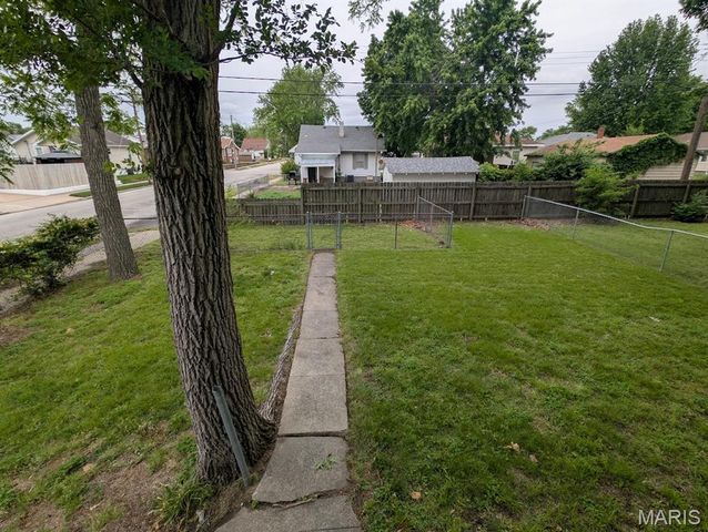 504 Leslie Avenue, Wood River, IL 62095
