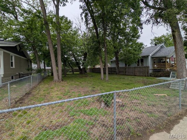 504 Leslie Avenue, Wood River, IL 62095