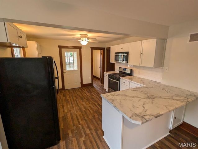 504 Leslie Avenue, Wood River, IL 62095