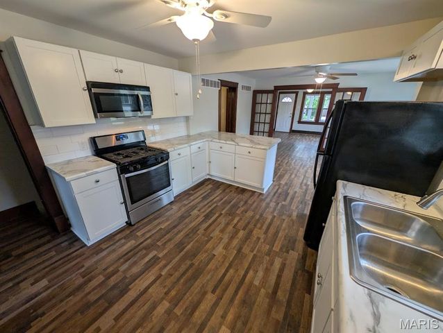 504 Leslie Avenue, Wood River, IL 62095