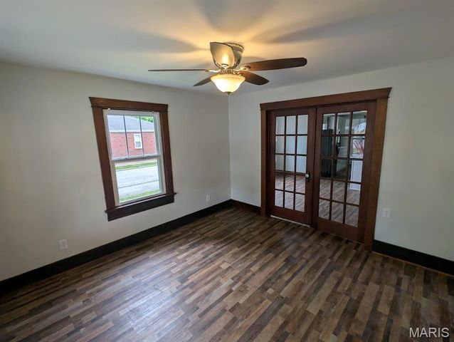 504 Leslie Avenue, Wood River, IL 62095