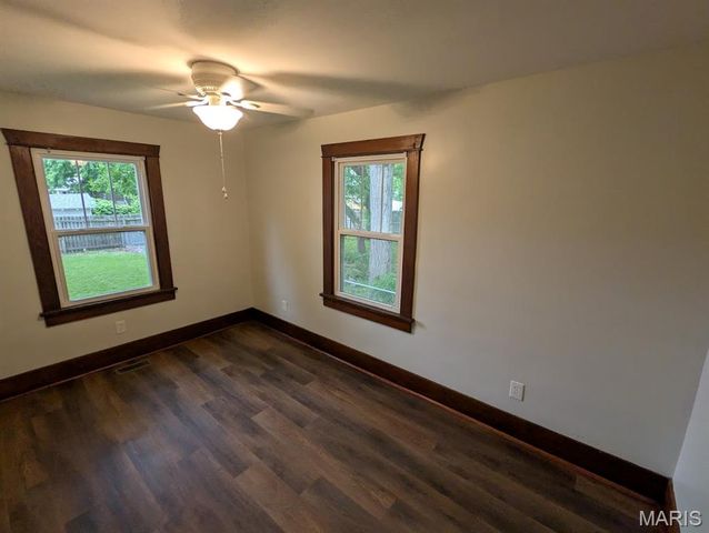 504 Leslie Avenue, Wood River, IL 62095