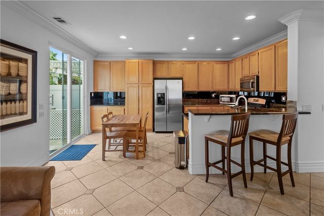 7635 Park Field Circle, Huntington Beach, CA 92648