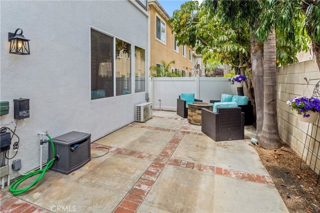 7635 Park Field Circle, Huntington Beach, CA 92648