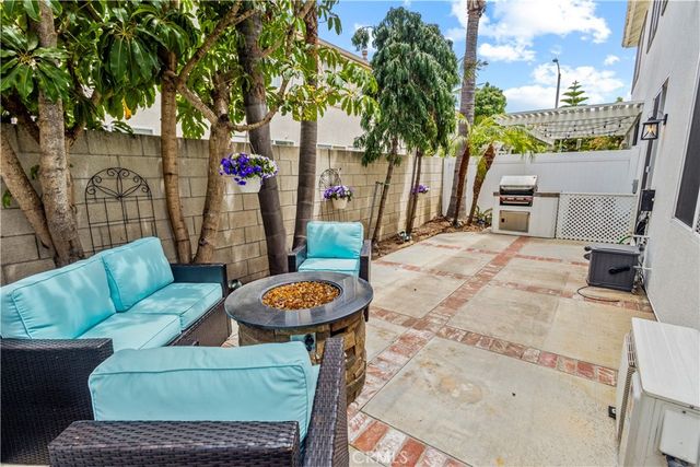 7635 Park Field Circle, Huntington Beach, CA 92648