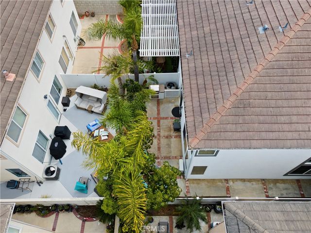 7635 Park Field Circle, Huntington Beach, CA 92648