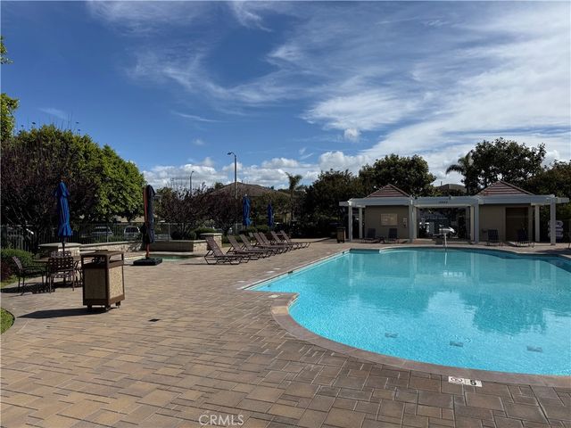 7635 Park Field Circle, Huntington Beach, CA 92648