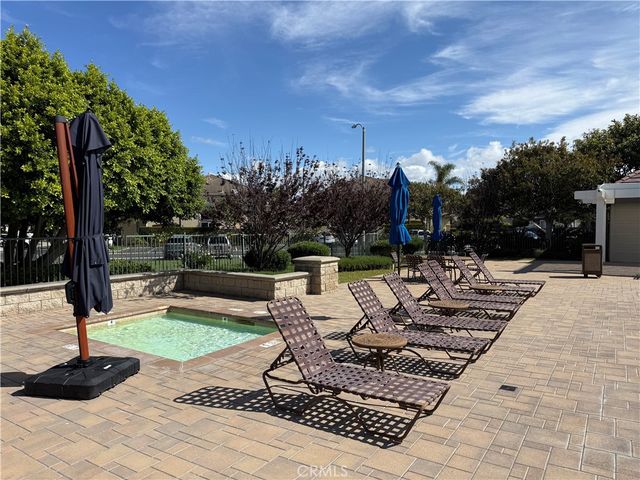 7635 Park Field Circle, Huntington Beach, CA 92648