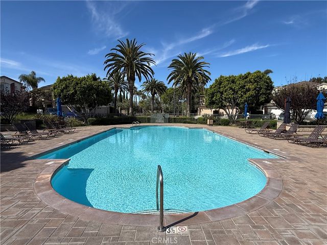 7635 Park Field Circle, Huntington Beach, CA 92648
