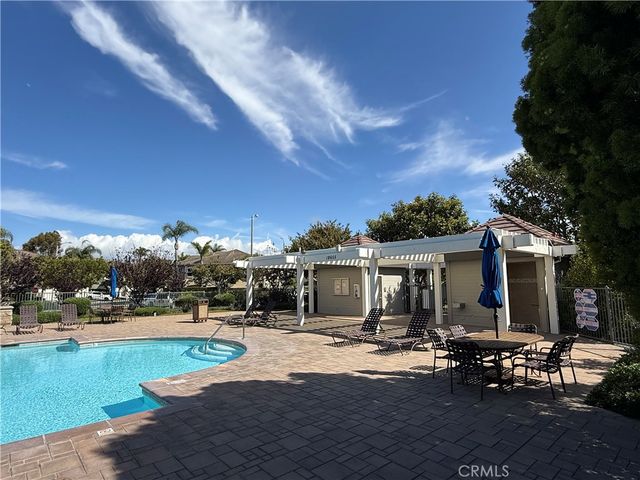 7635 Park Field Circle, Huntington Beach, CA 92648