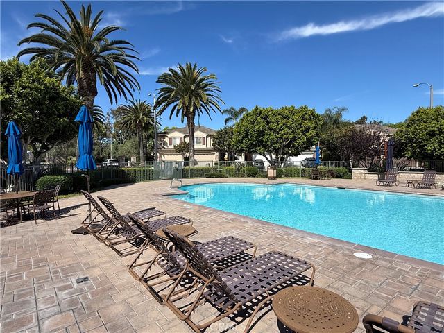 7635 Park Field Circle, Huntington Beach, CA 92648