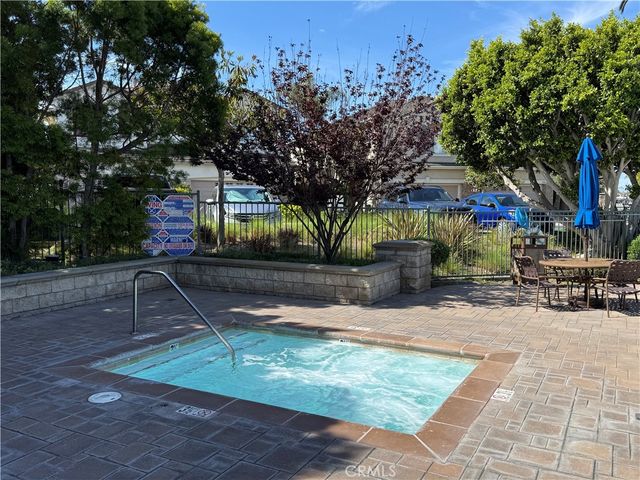 7635 Park Field Circle, Huntington Beach, CA 92648