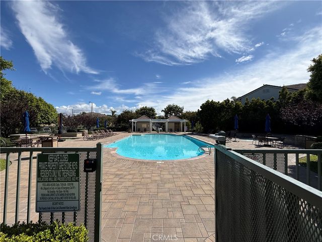 7635 Park Field Circle, Huntington Beach, CA 92648