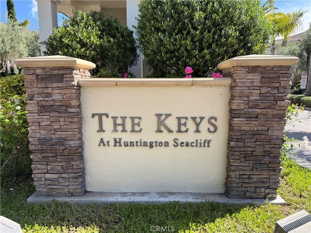 7635 Park Field Circle, Huntington Beach, CA 92648