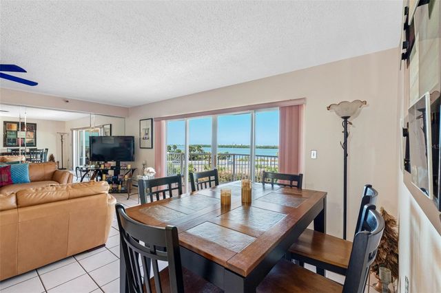7430 SUNSHINE SKYWAY LANE S 406, St Petersburg, FL 33711