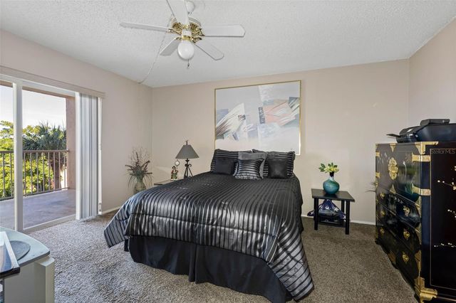 7430 SUNSHINE SKYWAY LANE S 406, St Petersburg, FL 33711