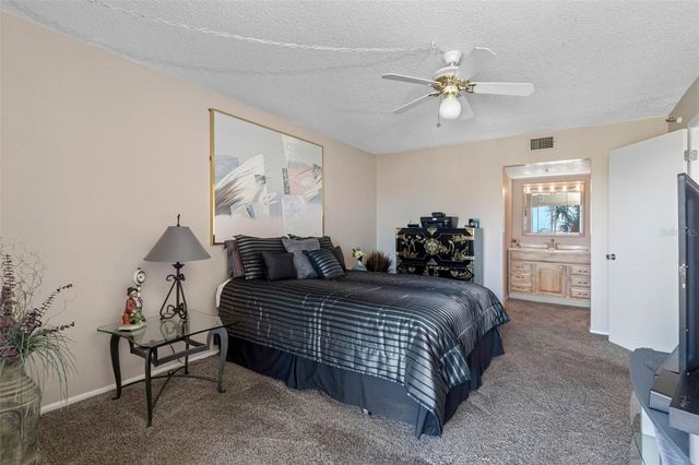 7430 SUNSHINE SKYWAY LANE S 406, St Petersburg, FL 33711