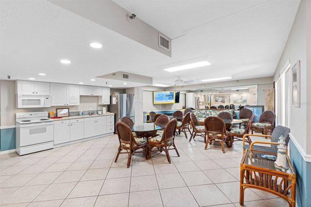 7430 SUNSHINE SKYWAY LANE S 406, St Petersburg, FL 33711